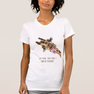 Funny Giraffe Tongue Out and Playful Wink - Läche T-Shirt