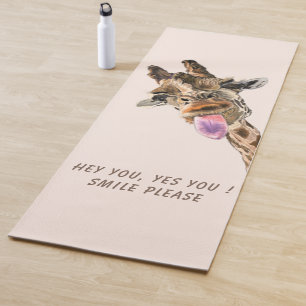 Funny Giraffe Tongue Out and Playful Wink - Läche Yogamatte
