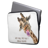 Funny Giraffe Tongue Out and Playful Wink - Lächel Laptopschutzhülle (Vorderseite Links)