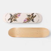Funny Giraffe Tongue Out and Playful Wink - Lächel Skateboard (Horizontal)