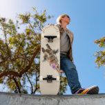Funny Giraffe Tongue Out Skateboard - Lächeln<br><div class="desc">Funny Giraffe Tongue Out and Playful Wink - Lächeln Tier Cartoon Zeichnend - Wählen / Fügen Sie Ihren einzigartigen Text / Schriftart / Farbe - Make Your Special Gift - Neu vergrössern und verschieben oder entfernen und hinzufügen / Bild mit Anpassungs-Tool ! - Zeichn und Design von MIGNED. Sie können...</div>