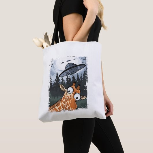 Funny Giraffe UFO Zoo Animal Weird Meme Graphic _ Tasche (Von Nahem)
