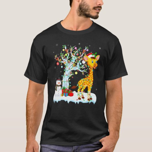 Funny Giraffe Xmas Tree Lighting Weihnachtsmannmüt T-Shirt (Vorderseite)