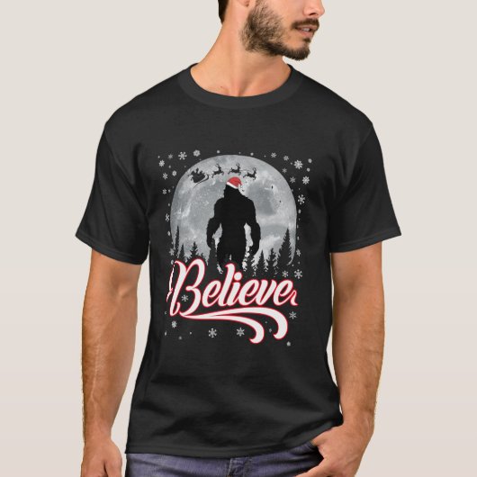 Funny Glaube Weihnachten Bigfoot Weihnachtsmannmüt T-Shirt (Vorderseite)