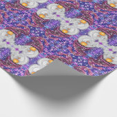 Funny Gnome in Lila Hut Singt ein Weihnachtslied Geschenkpapier (Ecke)