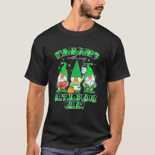 Funny Gnome mit orthopädischer Krankenschwester St T-Shirt