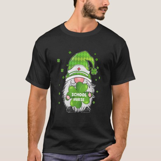 Funny Gnome With Shamrock School Nurse St Patricks T-Shirt (Vorderseite)