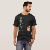 Funny Goldendoodle Skeleton Dog Walking Halloween T-Shirt (Vorne ganz)