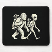 Funny Golf Bigfoot Sasquatch Alien Ufo Golfer  Mousepad (Vorne)