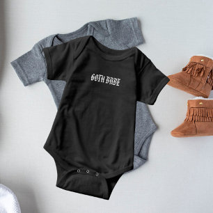 Funny Goth Babe Typografie Baby Bodysuit Strampler