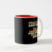 Funny Grammar Spaß praktiziert sichere Textverwend Zweifarbige Tasse (VorderseiteRechts)