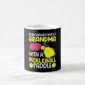 Funny Grandma Pickleball Player Kaffeetasse (Mittel)