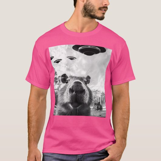 Funny Graphic T-Shirt Capybara Selfie mit Ufos kom (Vorderseite)