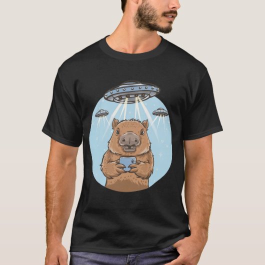Funny Graphic T-Shirt Capybara Selfie mit UFOs Sel (Vorderseite)