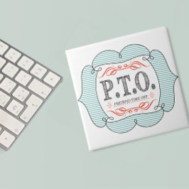 Funny gratuliert dazu, so zu tun, als wäre die Zei Fliese