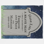 Funny Gravestone Marriage Joke Fleecedecke (Vorderseite (Horizontal))