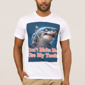 Funny Great White Shark Design T-Shirt (Vorderseite)