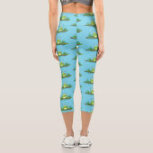 Funny green frog mit Fliegen Cartoon Illustration Capri Leggings (Rückseite)