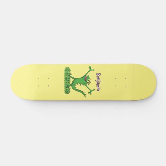 Funny green lächelnd animierte Eidechse Skateboard (Horizontal)