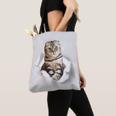 Funny Grey Cat Popping Through Torn Paper Illusion Tasche (Von Nahem)