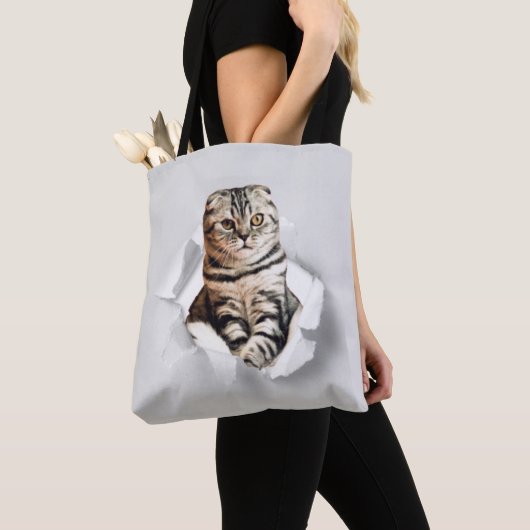 Funny Grey Cat Popping Through Torn Paper Illusion Tasche (Von Nahem)