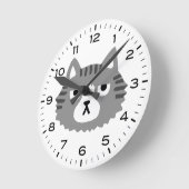 Funny Grey Tabby Cat Grouchy Cat Runde Wanduhr (Winkel)