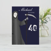 Funny Grim Sensenmann Geburtstagsparty Einladung (Stehend Vorderseite)