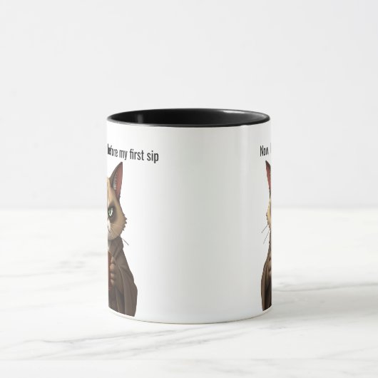 Funny Grumpy Chat in a Robe and Coffee Tasse (Zentrum)
