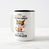 Funny Grumpy Coffee Cat Zweifarbige Tasse (Vorderseite Links)