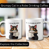 Funny Grumpy Katze in einem Robe und Kaffee Chat Kaffeetasse