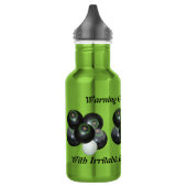 Funny Grumpy Man at Lawn Bowls, Wasserflasche (Links)