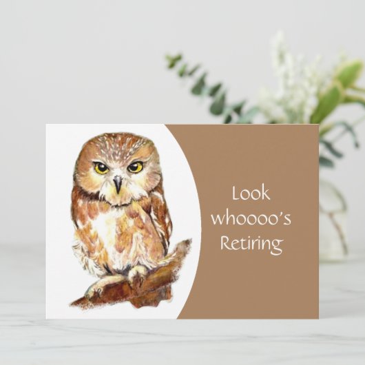 Funny Grumpy Owl Retirement Party Einladung (Stehend Vorderseite)