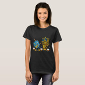 Funny Guitar Dreidel Menorah Hanukkah Kids Womens T-Shirt (Vorne ganz)