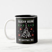 Funny Guns Ugly Christmas Sweaters for Gun Lovers Zweifarbige Tasse (Links)