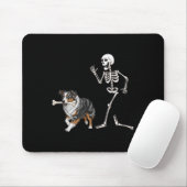 Funny Halloween Australian Shepherd and Skeleton Mousepad (Mit Mouse)