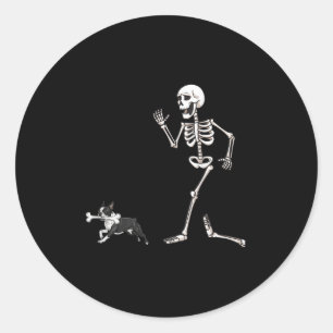 Funny Halloween Boston Terrier and Skeleton Runder Aufkleber