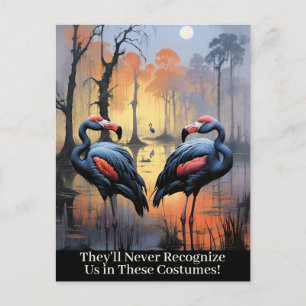 Funny Halloween Flamingos trägt Vulture Costumes Feiertagspostkarte