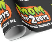 Funny Halloween Nothing Scares Me Mama 2 Boys Geschenkpapier (Rolleneckpunkt)