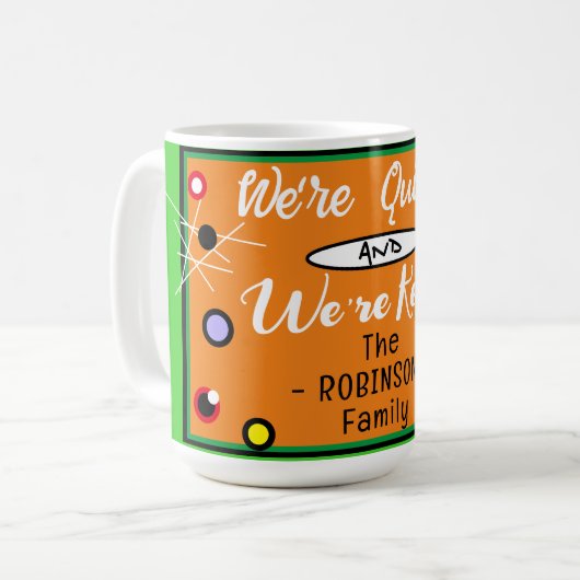 Funny Halloween Quirky Orange Familienname Kaffeetasse (Vorderseite Links)