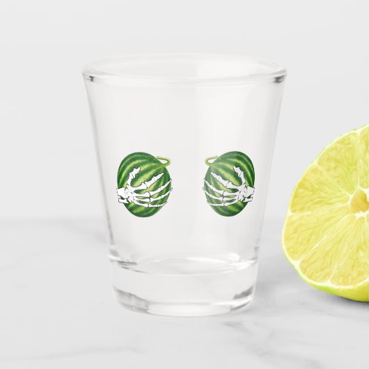 Funny Halloween Skeleton Hands Holding Melons Schnapsglas (Vorderseite)