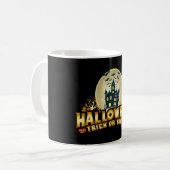 Funny Halloween Trick oder Treat Beängstigend Kaffeetasse (Vorderseite Links)