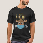 Funny Hanukah Menorah Rentier Ugly Sweater Geschen T-Shirt<br><div class="desc">Funny Hanukkah Menorah Rentier Ugly Sweater Geschenk Shirt</div>