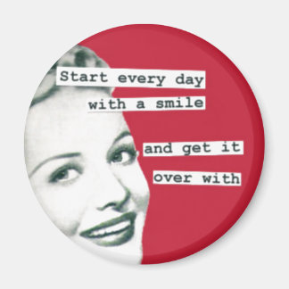 Funny Happy Hausfrau Retro Magnet