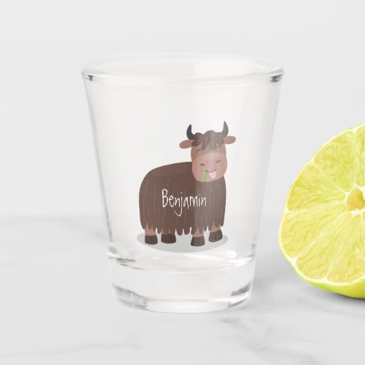 Funny happy yak aß gras Cartoon Illustration Schnapsglas (Vorderseite)