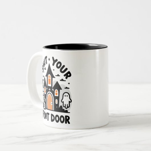 Funny Haunted Castle Mugs – “Shut Your Front Door” Zweifarbige Tasse (Vorderseite Links)