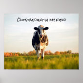 Funny Heifer herausragend auf meinem Feld Poster (Vorne)