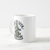 Funny Hide & Seek Weltmeister Bigfoot Kaffeetasse (Vorderseite Links)