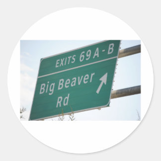 Funny HIghway Signing Big Beaver Road Exit 69 Runder Aufkleber