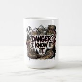 Funny hiking quote – “Danger? I know it” Kaffeetasse (Mittel)