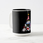 Funny Hippo Christmas Tree | Xmas Hippopotamus Zweifarbige Tasse (Vorderseite Links)